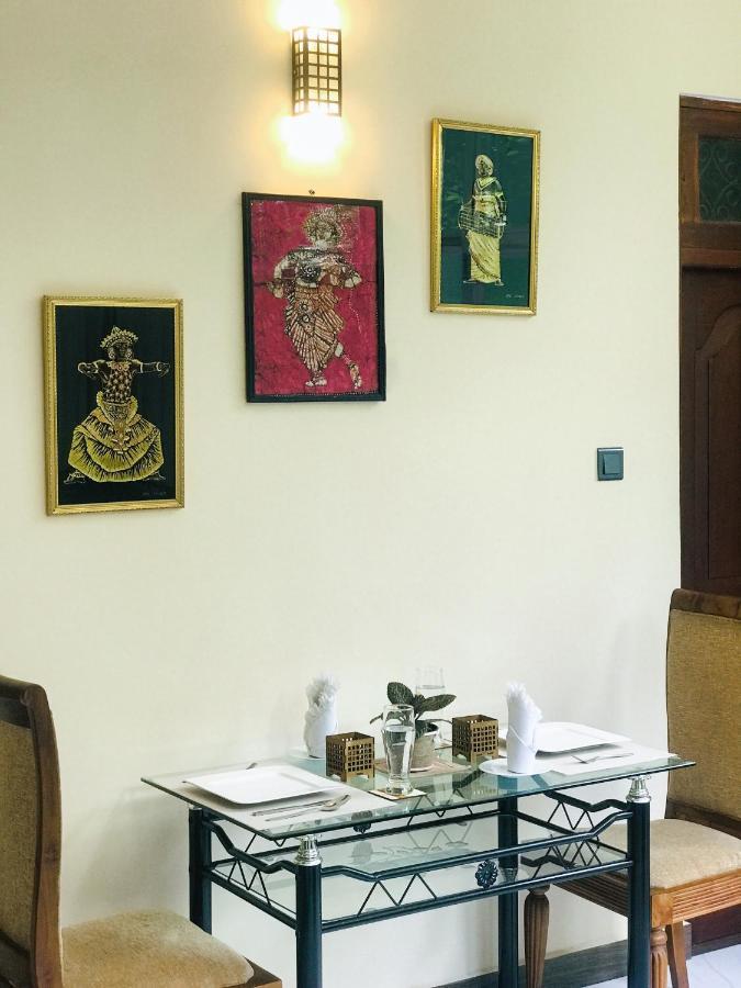 Tranquil Quarter Hotel Kandy Buitenkant foto