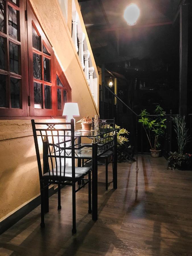 Tranquil Quarter Hotel Kandy Buitenkant foto